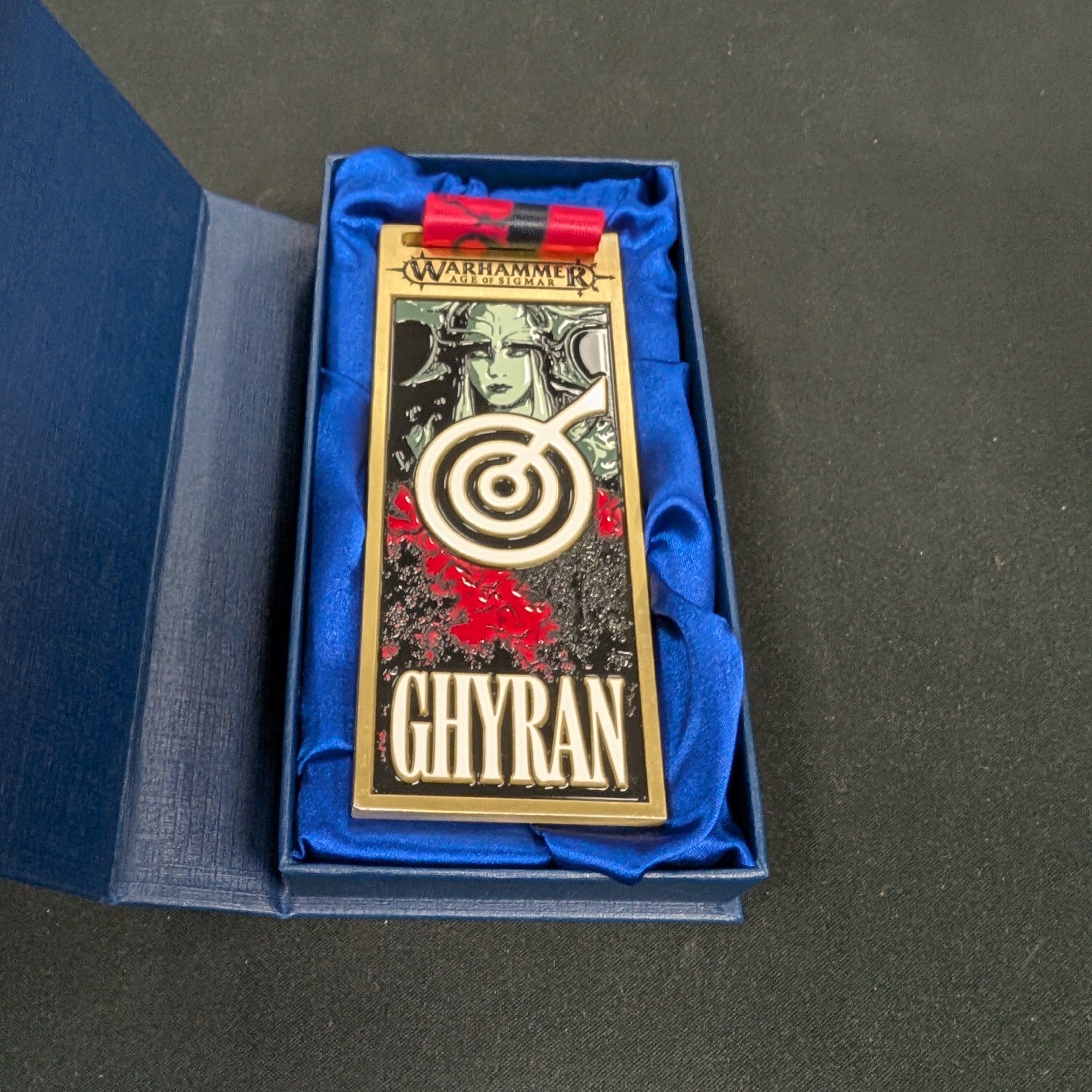Metal pendant with Ghyran